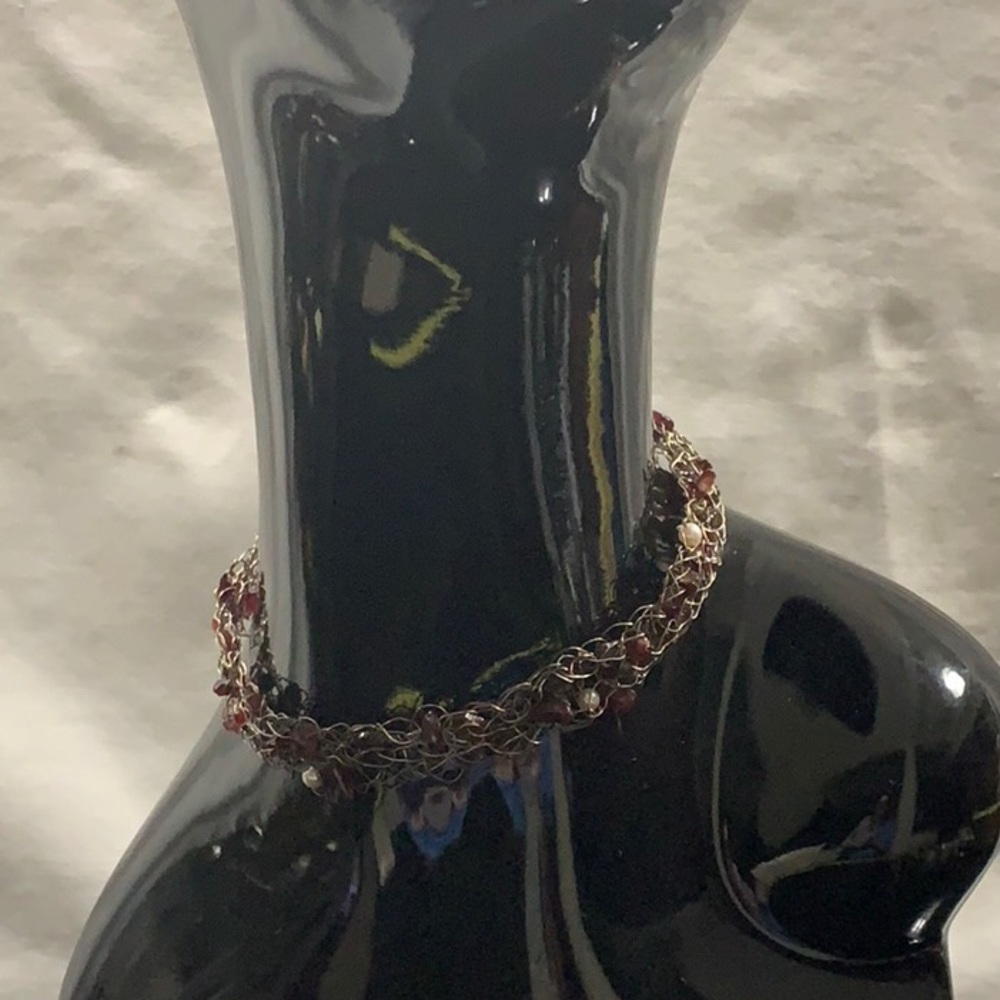 Crochet silver choker with red stones and pearls